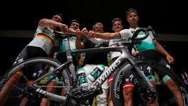 Bora chce tancovať na viacerých svadbách. Najväčšia hviezda nepotrebuje 7 ľudí