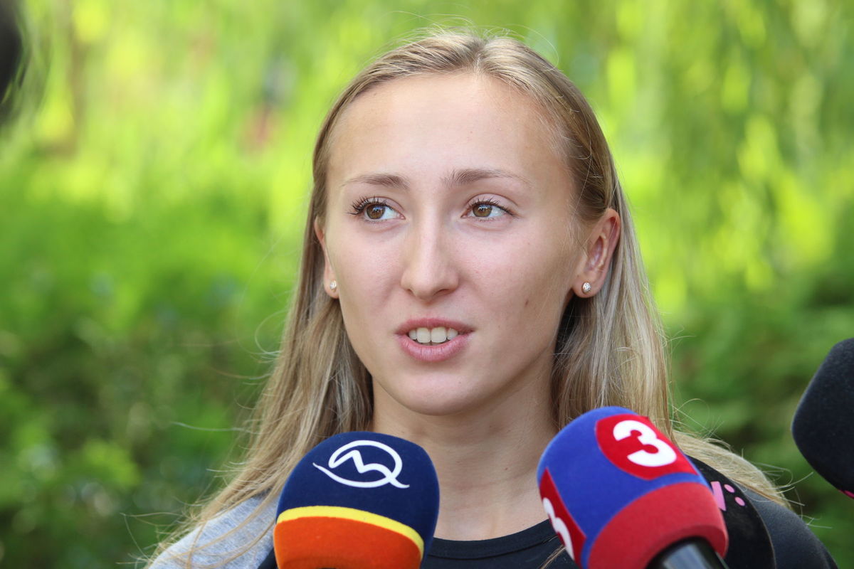 Atlétka Gabriela Gajanová po návrate z Lausanne.