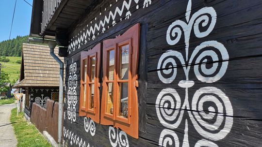 Turnikety v obci? Šimkovičovej rezort ide pomáhať Čičmanom. Nápad kritizuje známa šperkárka