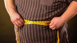 Zaujímavé zistenie vedcov - Prečo s pribúdajúcim vekom priberáme?