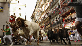 Pri druhom behu s býkmi v Pamplone utrpeli zranenia štyria ľudia