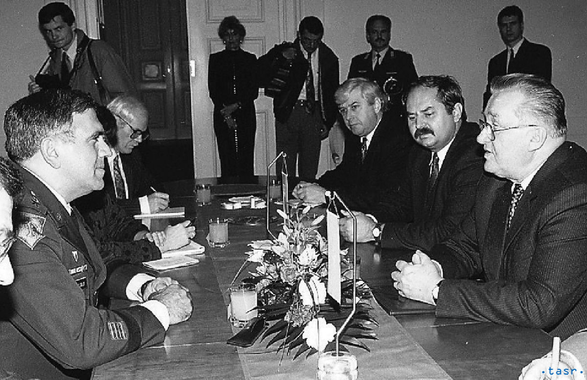 Hlavný veliteľ spojeneckých síl NATO v Európe...