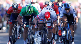 Štvrtú etapu vyhral Viviani. Sagan zvýšil náskok