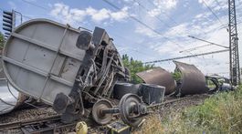 Pri Šali sa vykoľajil nákladný vlak. Doprava je prerušená