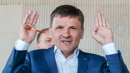 Truban o pakte s Hlinom: Je príčetný, nebúcha po stole. Hlina: Svet sa nezrúti