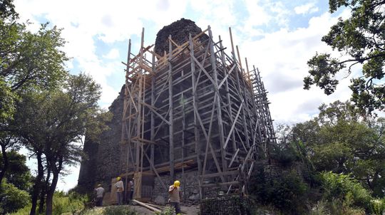 Rekonštrukčné práce na Vinianskom hrade nad...