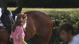 Vojvodkyňa Kate z Cambridge so svojím najmladším synom - princom Louisom.
