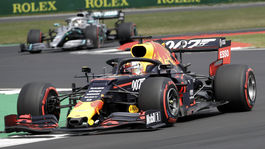 Verstappen zavelil do boja: Hamilton je veľmi dobrý, ale nie je Boh