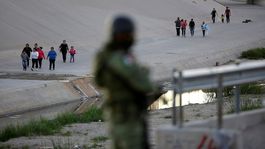 Trump: Cez víkend sa začne hromadné zatýkanie imigrantov