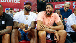 Nový spoluhráč má smolu. James sa svojho čísla nevzdá 