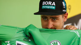 Sagana zavreli súperi a takmer spadol: Bol to nervózny veterný deň 