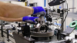 VW: Nový 'manuál' zníži emisie o 5 g na kilometer. Dostane sa aj do Škody