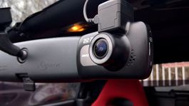 Briti za volantom sa 'bonzujú' jedna radosť. Policajti sú nadšení