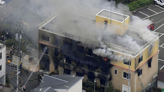Útok podpaľača v Japonsku si vyžiadal jednu obeť a desiatky zranených