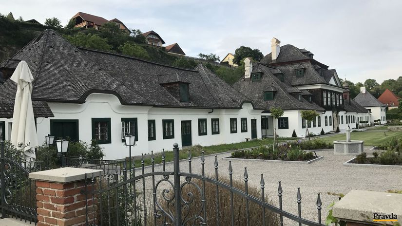 Romanticky pôsobí renovovaný zámoček v...