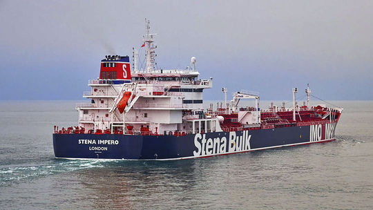 Irán zadržal v Hormuzskom prielive dva ropné tankery