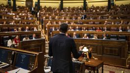 Španielsky premiér Pedro Sánchez načrtol vládny program s cieľom získať podporu