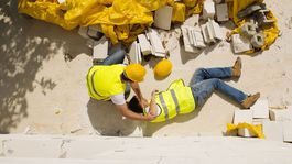 Stal sa vám pracovný úraz? O aké dávky môžete žiadať