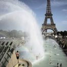 horúčavy / Paríž / Francúzsko /