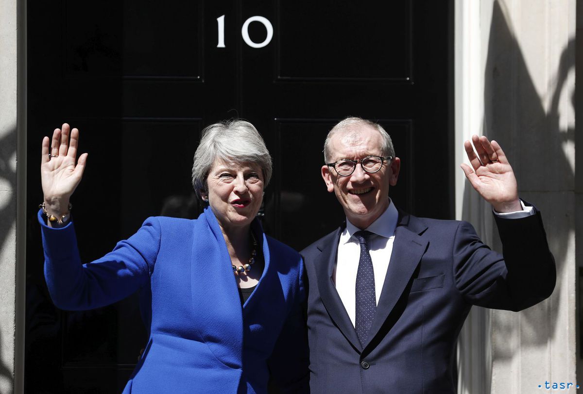 Odchádzajúca britská premiérka Theresa Mayová...