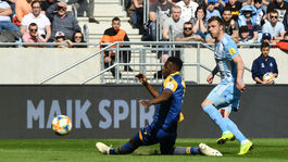 Srbi nenastúpia, Slovan ich nepotrestá. Súhlasíte s týmto ústupkom? 