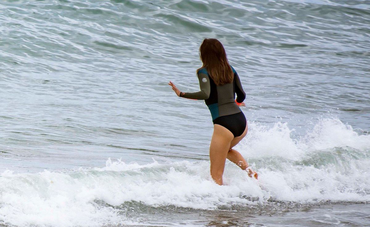 Dánska princezná Mary skáče do vĺn počas...