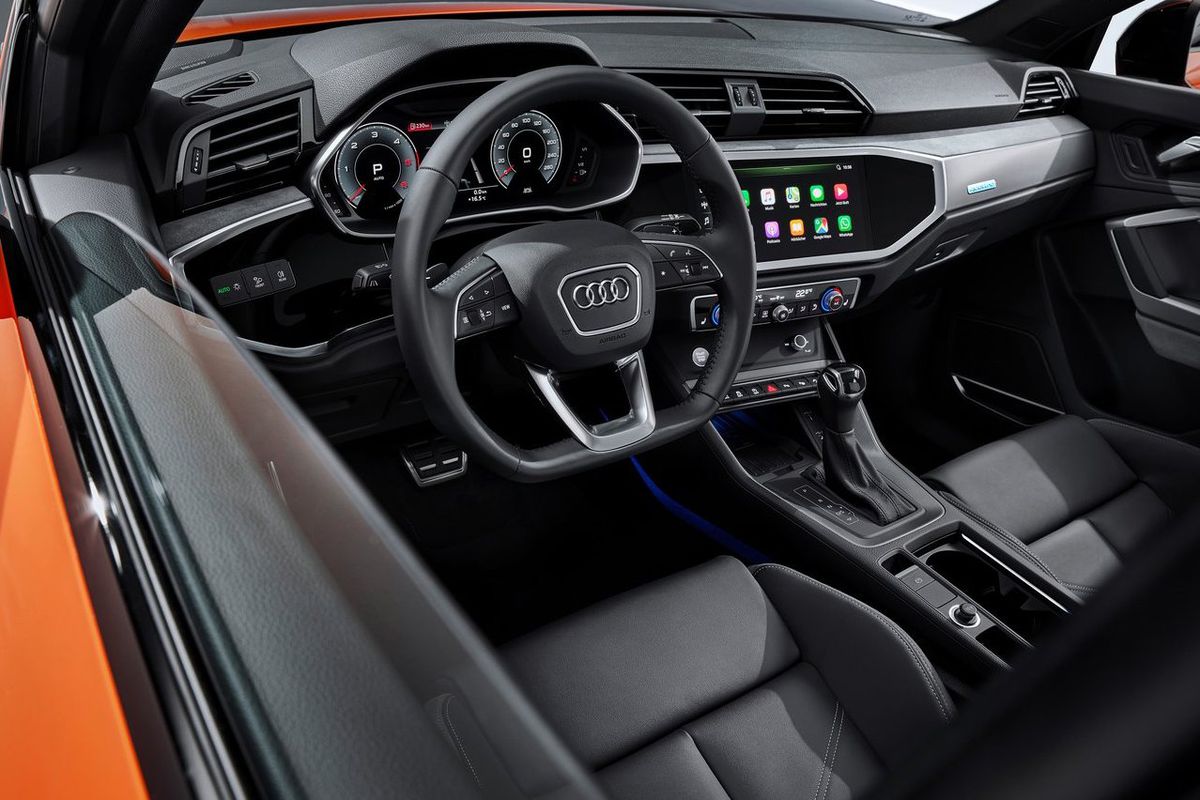 Palubná doska pochádza z Audi Q3. Vrcholová...
