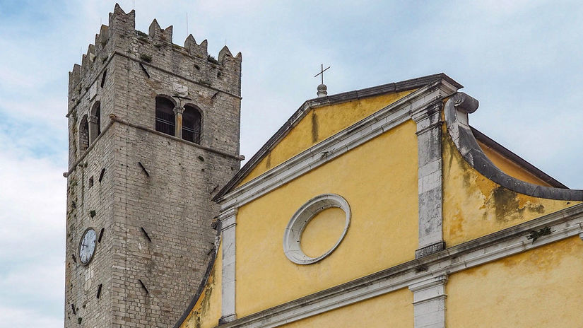 Zvonica v meste Motovun.