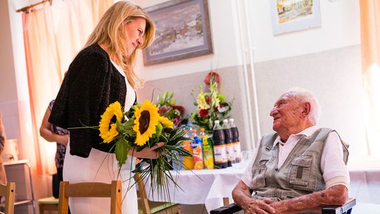 Čaputová zablahoželala k 100. narodeninám Alexandrovi Bachnárovi, ktorý bojoval v SNP
