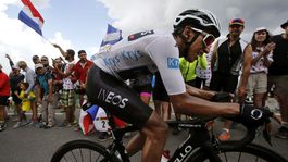 Šou Kolumbijčanov z Ineosu. Generálku na posledný monument ovládol Bernal