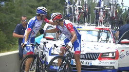 Slzy adepta na žltý dres. Ubolený Pinot odstúpil z Tour 