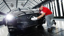 Infiniti to v Európe 'balí'. Zavrie aj fabriku v Británii