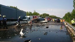 Pri nehode na D1 pri Červeníku boli traja zranení, dvoch prevážali letecky