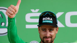 Slušný Sagan vyviazol bez pokuty. Zhrešila takmer tretina cyklistov