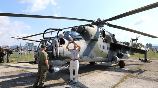 Statická ukážka vrtuľníka MI-24 Vzdušných síl...