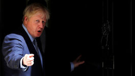 Johnson plánuje zmeny v udeľovaní britských víz, chce prilákať vedecké talenty