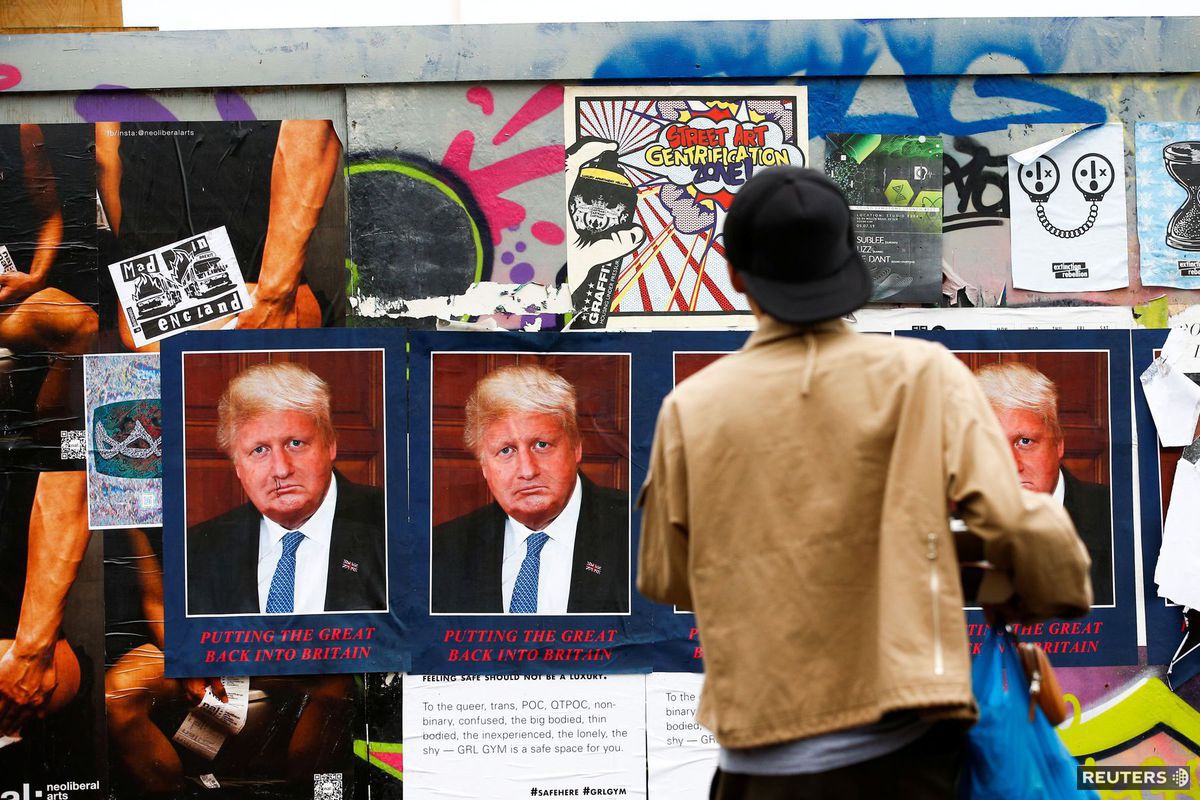 Umelecká koláž s názvom 'DORIS...