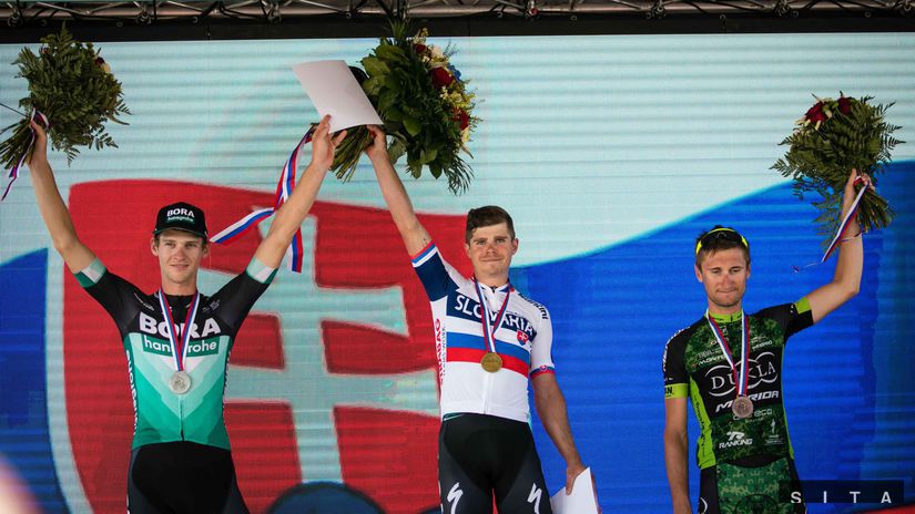 Zľava Erik Baška, Juraj Sagan a Patrik Tybor.