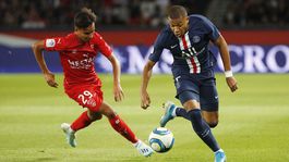 Lyon vypálil kniežatstvo, Fábregasa po zásahu VAR vylúčili. Šok v Marseille 