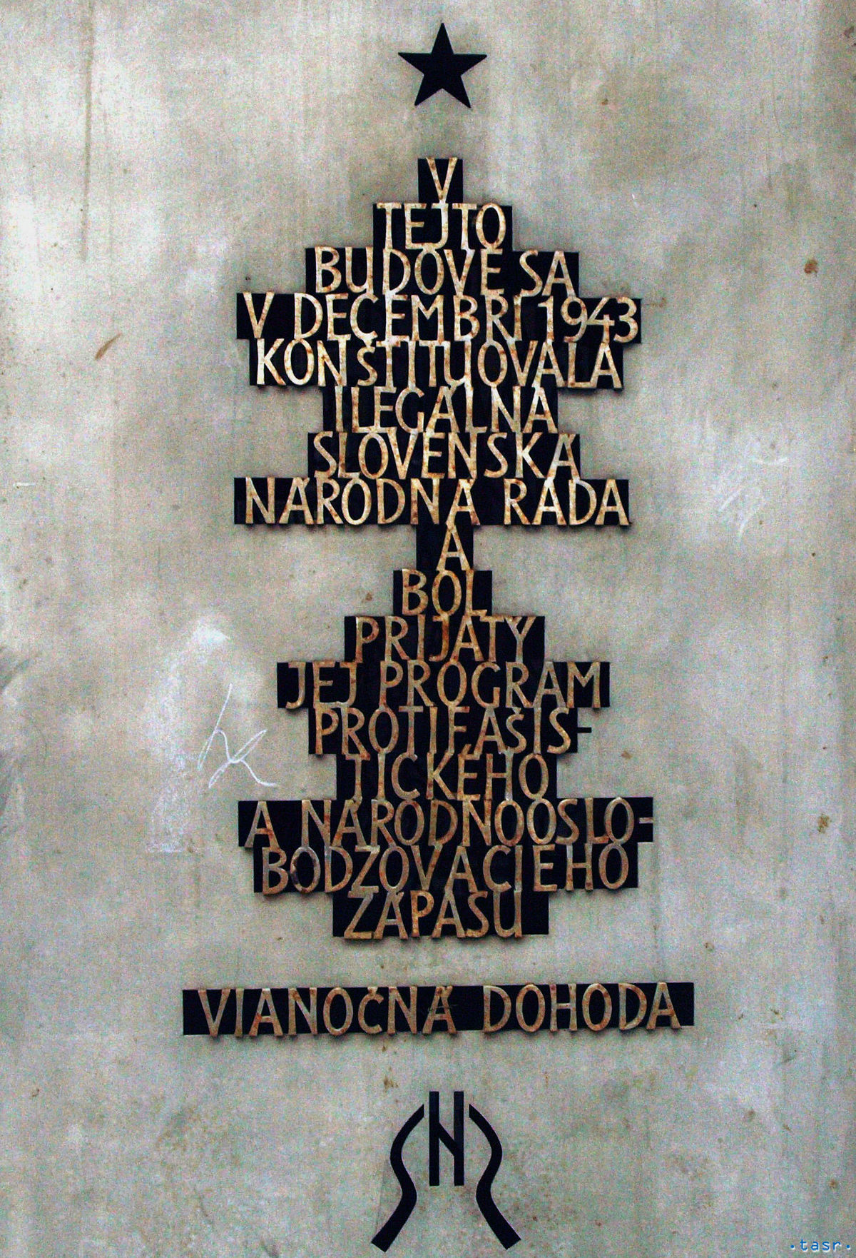 Peter Zaťko bol signatárom Vianočnej dohody. Na...