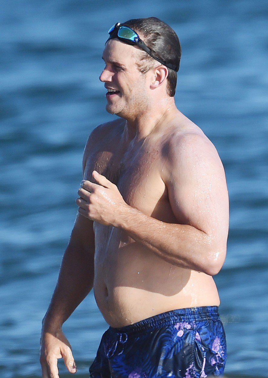 Herec Chris Pratt na zábere z pláže v Santa...