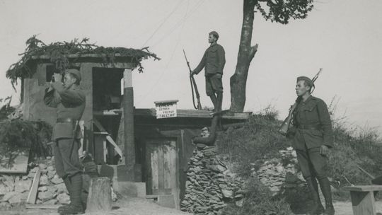 Hlásna služba protilietadlovej obrany pri B....