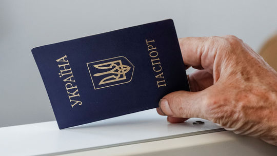Rusko ponúklo občianstvo trom miliónom Ukrajincov z vojnových oblastí