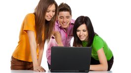 V júli brigádovalo výrazne menej študentov