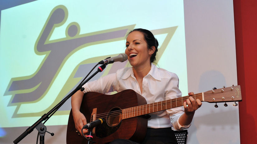 Speváčka Katka Knechtová.