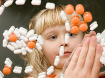 dieťa, tabletka, lieky, otrava