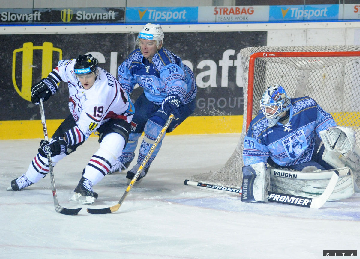 Jozef Stümpel (v strede) v drese Nitry.