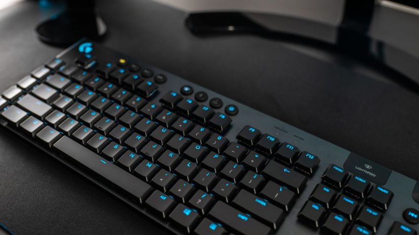 Logitech, G915