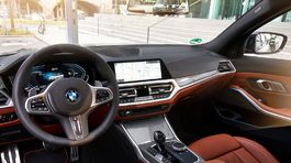 BMW-330e Sedan-2019-1024-46