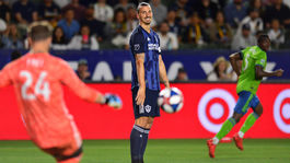 Ibrahimovič opäť úradoval, potiahol oslabený tím. V akcii aj Greguš a Rusnák